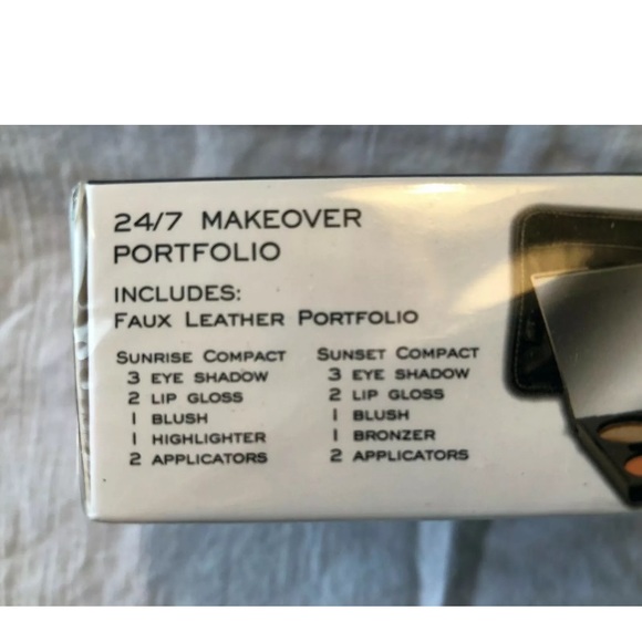 NEW Me Make Over Essentials 24/7 Make Up Porfolio - Picture 4 of 6